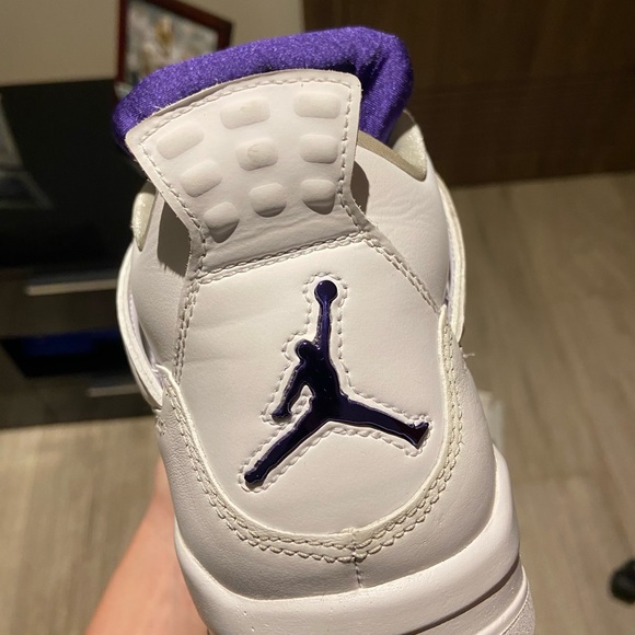 Jordan 4 Retro Metallic Purple - Picture 6 of 9